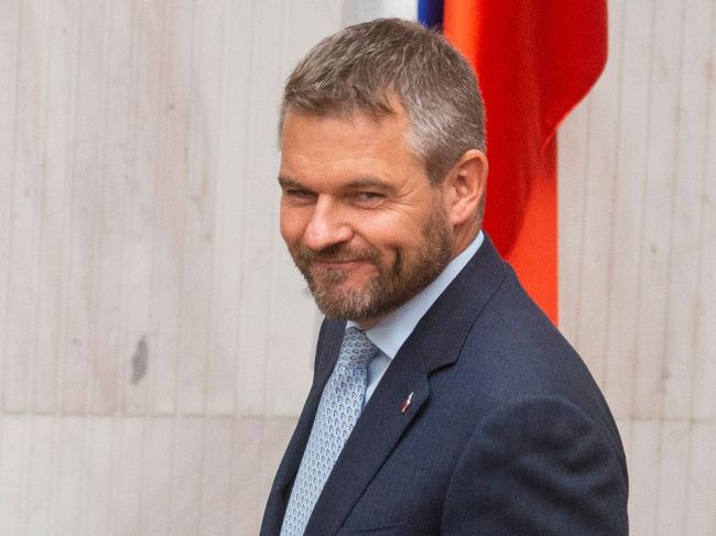 Premiér odmieta návrhy, ktoré by Slovensku prikazovali prijať migrantov