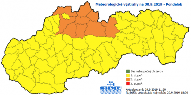SHMÚ varuje pred silným vetrom na celom Slovensku