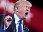 Trump údajne navrhol strieľať migrantom do nôh s cieľom "spomaliť ich"