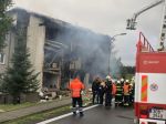 Pri výbuchu plynu v bytovom dome zahynul jeden človek, deväť je zranených