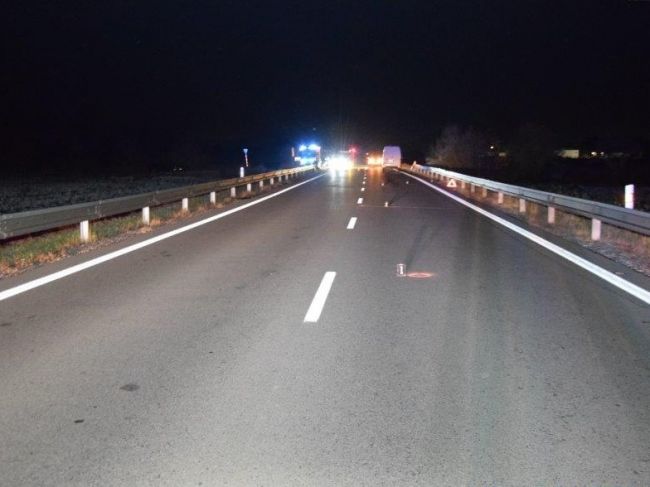 Tragická nehoda si vyžiadala život chodca