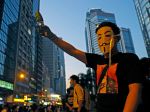 Pri streľbe na protestoch v Hongkongu utrpel zranenia druhý tínedžer