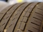 Dve tretiny Slovákov nevedia, ako dlho používať pneumatiky