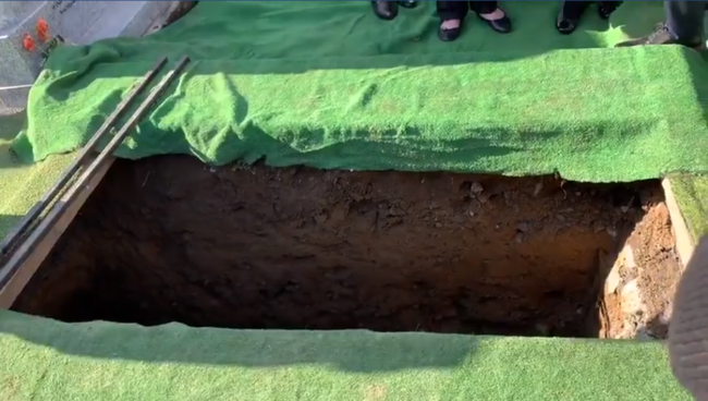 Video: Z rakvy sa počas pohrebu ozval hlas 