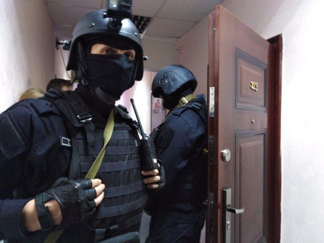 Ruskí vyšetrovatelia začali s raziami v kanceláriách členov opozície