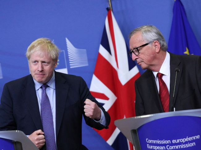 Juncker: Odmietnutie dohody o brexite by spôsobilo veľké komplikácie