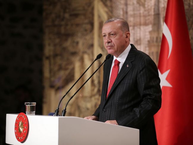 Erdogan varoval, že ofenzívu v Sýrii obnoví, ak Kurdi nebudú rešpektovať dohodu