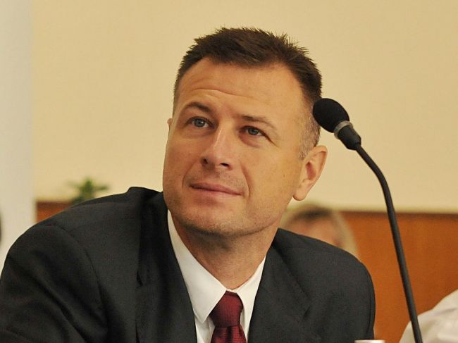 Gál víta rozhodnutie senátu dočasne pozastaviť výkon funkcie Jankovskej