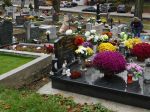 Prírodná výzdoba na hroboch mala sprostredkovať kontakt duší zomrelých so živými