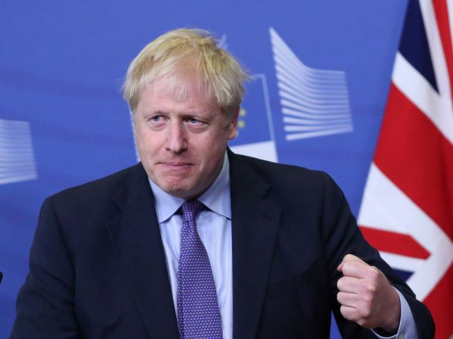 Premiér Johnson ľutuje, že sa mu nepodarilo splniť brexitové sľuby