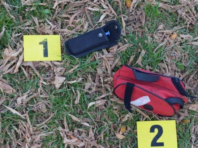 Chlapec našiel v Prievidzi tašku s drogami, polícia po páchateľovi pátra