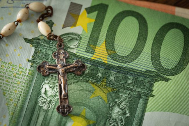 Cirkvi budú financované inak, zmenu odobrila prezidentka