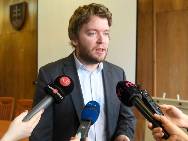 Pfundtner: Zaskočila ma reakcia Glváča na adresu Ravasza
