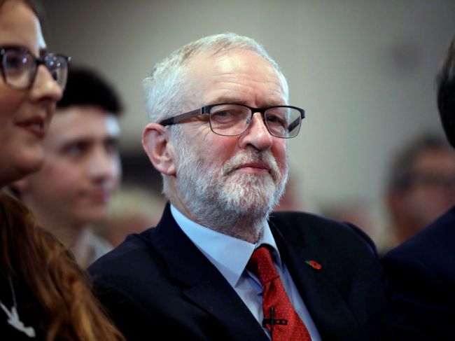 Johnson prirovnal svojho rivala Corbyna k Stalinovi