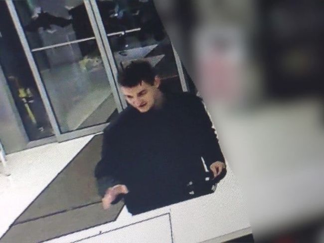 Mladík, ktorý v Banskej Bystrici nožom zaútočil na ženu, ide do väzby, svoj čin ľutuje