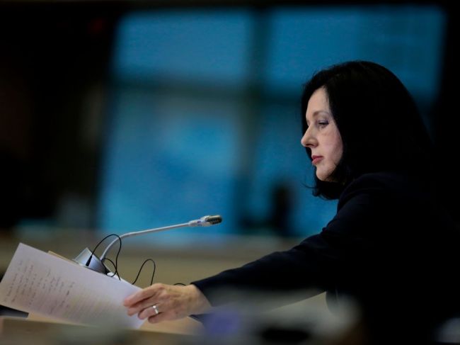 Jourová je nepríjemne prekvapená z možného korumpovania sudcov na Slovensku
