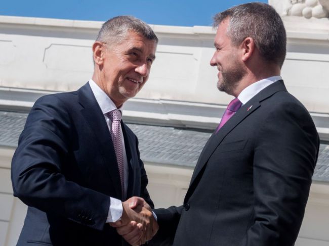 Vlády Slovenskej a Českej republiky sa stretnú na spoločnom rokovaní