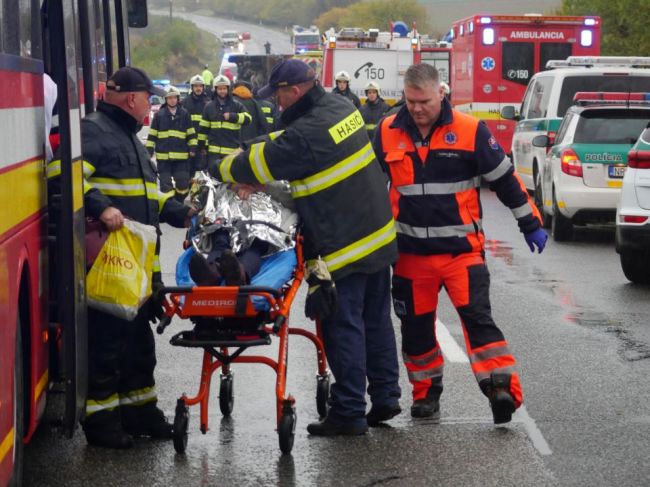 Lubyová navštívila žiakov, ktorí boli po nehode autobusu hospitalizovaní