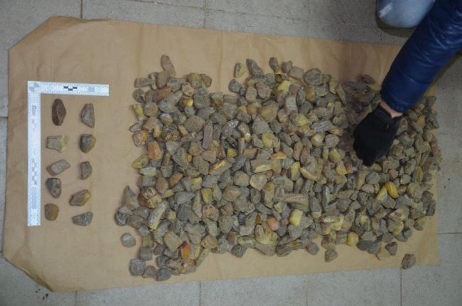 Zaistili takmer 700 kilogramov nelegálneho jantáru