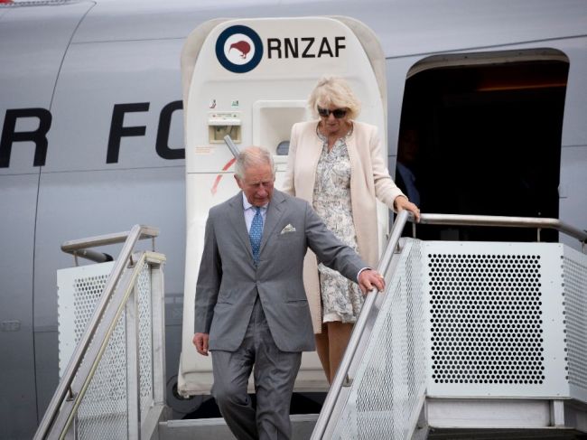 Princ Charles s manželkou Camillou prišli na návštevu Nového Zélandu