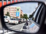 Na viacerých úsekoch v Bratislave a okolí sa tvoria kolóny