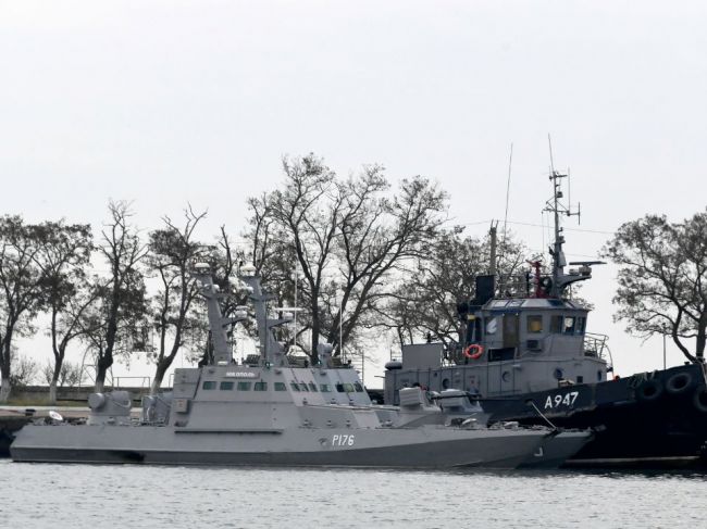 Rusko vrátilo Ukrajine tri plavidlá zadržiavané od incidentu v Kerčskom prielive