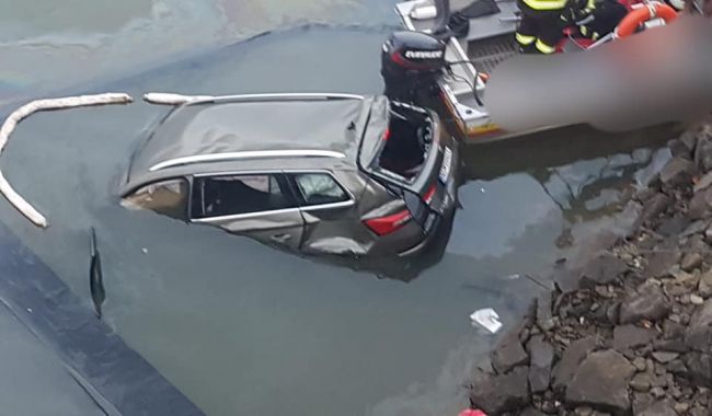 Auto padlo do Oravskej priehrady, na mieste zasahujú všetky záchranné zložky