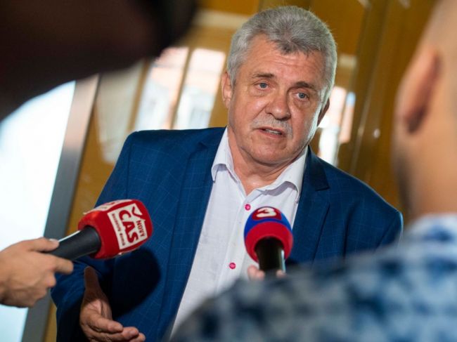 SNS rokuje o predvolebnej spolupráci s mimoparlamentnou stranou