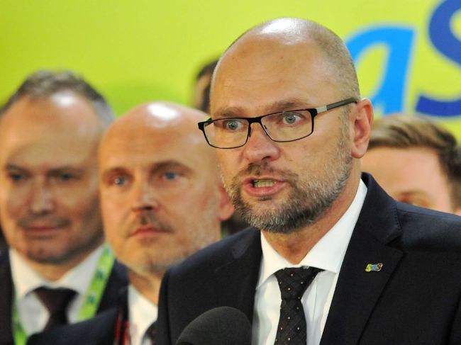SaS žiada preverenie predaja služobných bytov v rezortoch vnútra a obrany