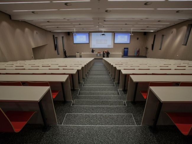 EÚ vyčlení v prospech výskumu na dvoch slovenských univerzitách 55,6 mil. eur