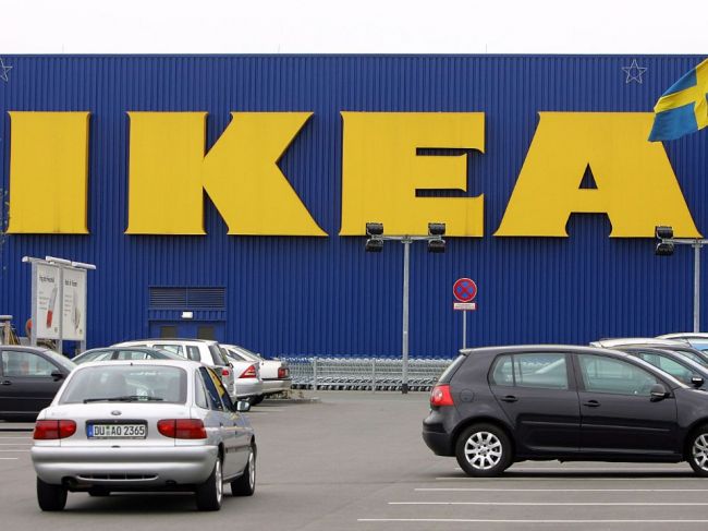 Hľadaný muž zaspal na posteli v predajni Ikea, zadržala ho polícia