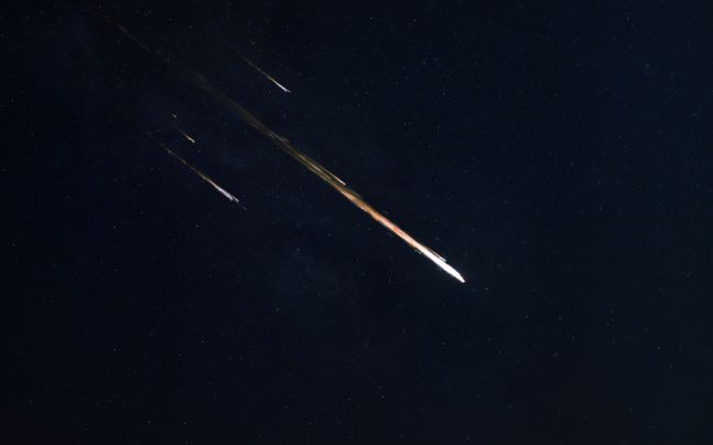 Tajomná kométa spôsobí zriedkavú meteorickú búrku. Pripravte sa na pozorovanie jednorožca