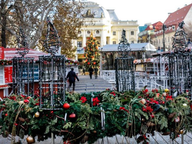 V centre Bratislavy sa začínajú vianočné trhy, tie mestské budú mať nový koncept