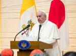 Pápež povedal japonskému cisárovi, že jeho rodičia po Hirošime a Nagasaki plakali