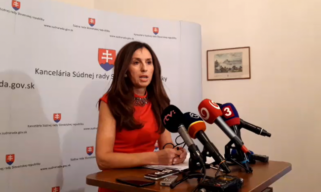 Komisia Súdnej rady odporúča disciplinárne stíhať Jankovskú a Sklenku