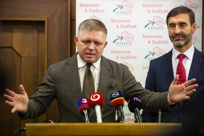 Fico: Presun návrhov zákonov je v súlade s ústavou i dohodou v koalícii
