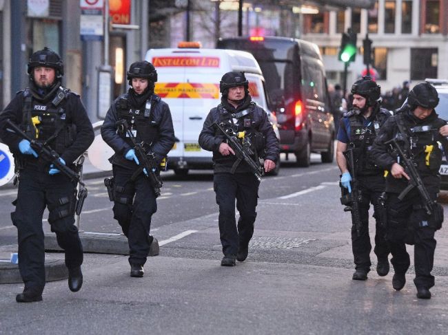 Britská polícia zverejnila meno útočníka z mosta London Bridge