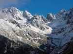 Vo vysokých polohách hôr pripadlo od poprašku do desať centimetrov nového snehu