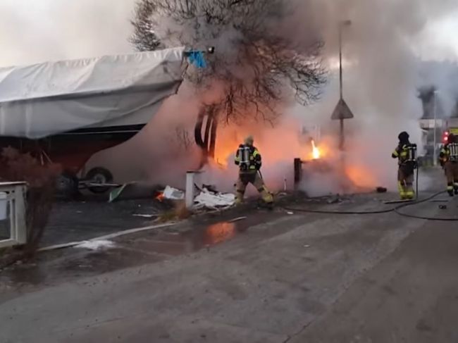 VIDEO: Malé lietadlo sa zrútilo do záhrady, pilot neprežil