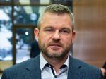 Premiér Peter Pellegrini odmieta, že by si príplatkami kupoval policajtov