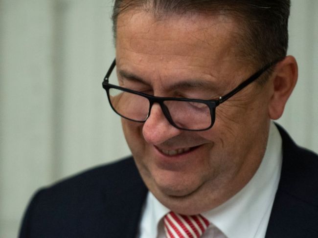 Glváč nemusí vysvetľovať, či zneužíval funkciu pri komunikácii s Marianom Kočnerom