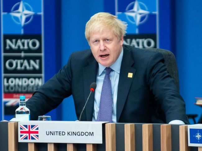Boris Johnson vyzval členské krajiny NATO na jednotu