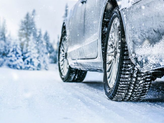 5 bežných chýb, ktorých sa vodiči dopúšťajú v zimnom počasí