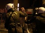 Protesty v Aténach a Patrase sprevádzalo násilie a výtržnosti