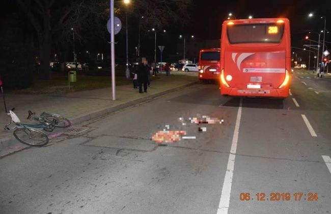 Polícia hľadá svedkov dopravnej nehody autobusu s cyklistom