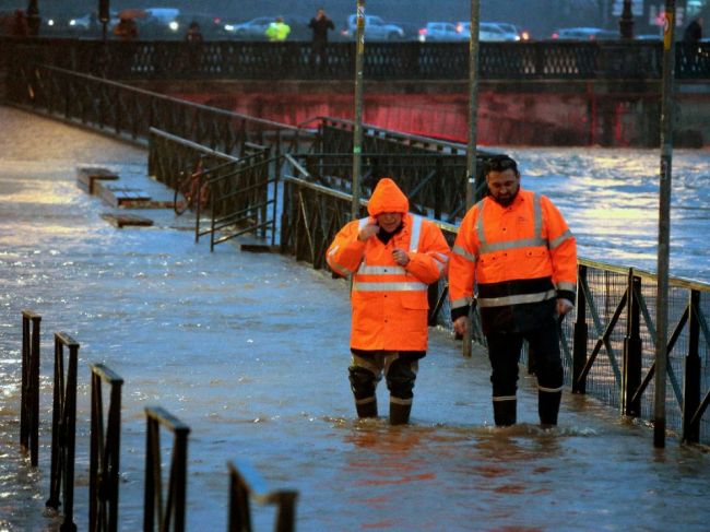 Zlé počasie si vo Francúzsku vyžiadalo tri obete