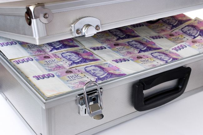 Manželia si prišli po výhru 251 miliónov korún a vyhli sa vysokej dani