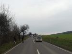 Pri predbiehaní zachytilo auto cyklistu, ten zraneniu podľahol
