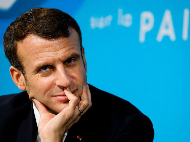 Macron sa vzdá prezidentského dôchodku