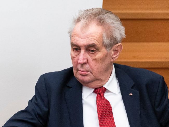 Zeman kritizoval vo vianočnom posolstve bojovníkov proti klimatickým zmenám